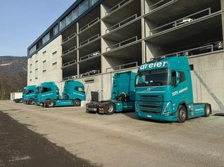 E-LKW Flotte mit Alpitronic Ladegerät