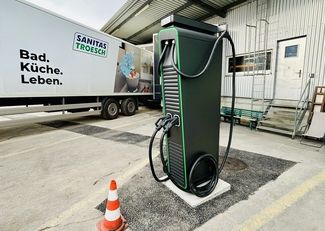 Alpitronic Hypercharger bei Sanitas Troesch